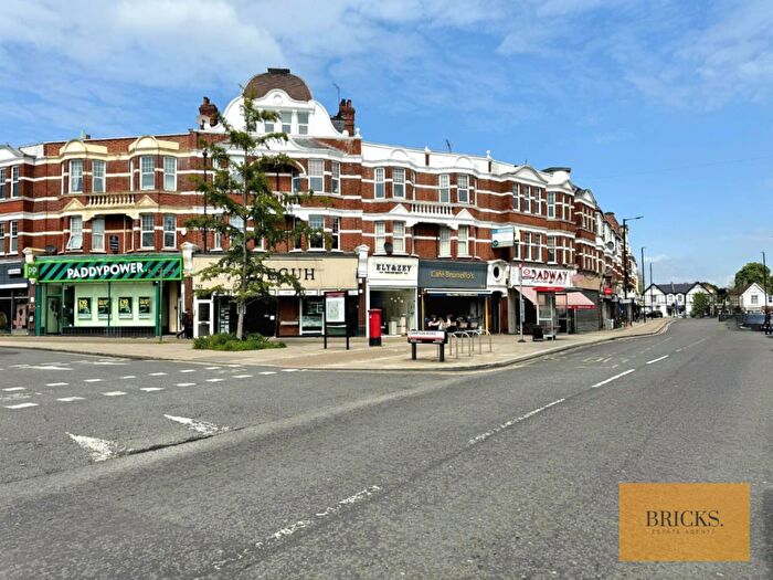 2 Bedroom Flat To Rent In Queens Avenue, London, N21