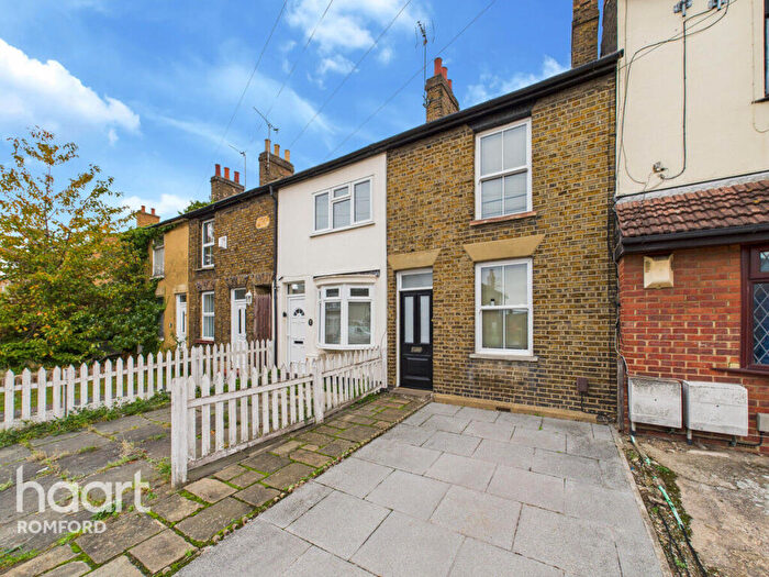 2 Bedroom Terraced House For Sale In Albert Road, Romford, RM1