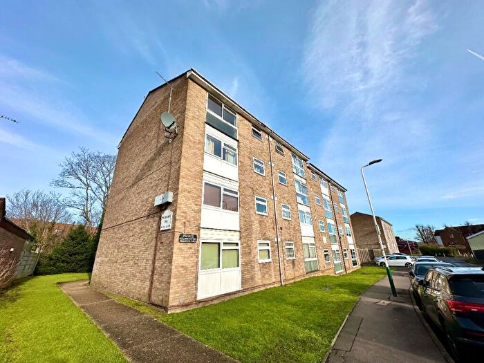1 Bedroom Flat For Sale In Holdbrook Way, Romford, RM3