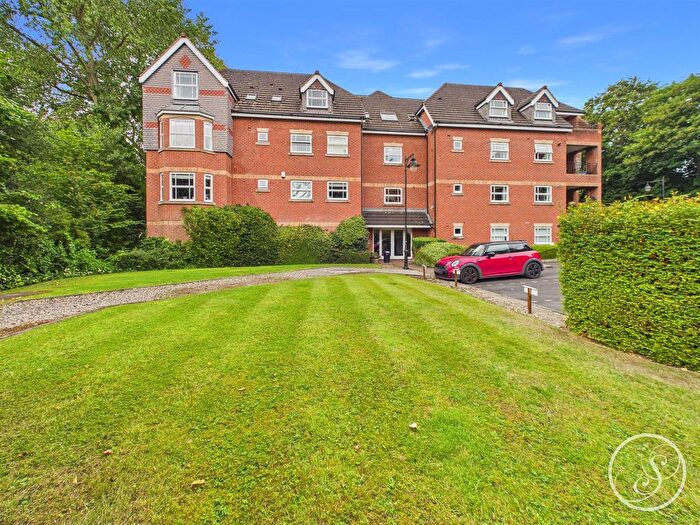 2 Bedroom Flat For Sale In Willow House, Allerton Park, Leeds, LS7