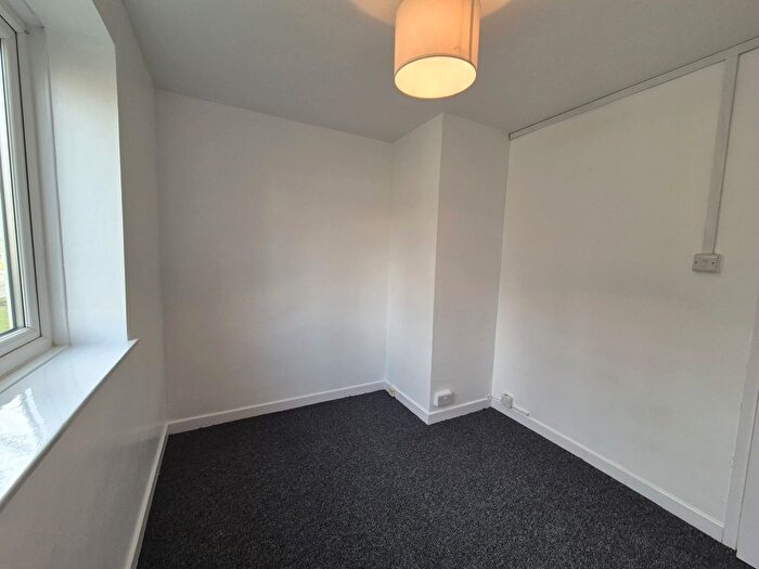 3 Bedroom Flat To Rent In South Norwood Hill, London, SE25