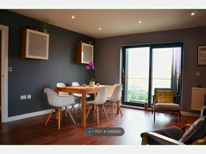 2 Bedroom Flat To Rent In Chiltonian Mews, London SE13