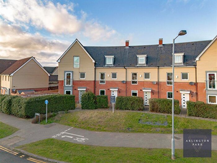 4 Bedroom Terraced House To Rent In Fairway, Costessey, Norwich, NR8