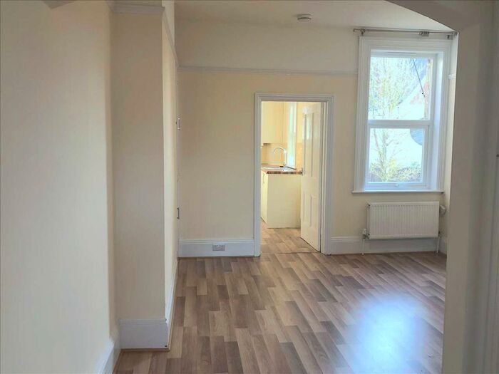 4 Bedroom Flat To Rent In Albert Cottages, Camden Road, Tunbridge Wells, TN1