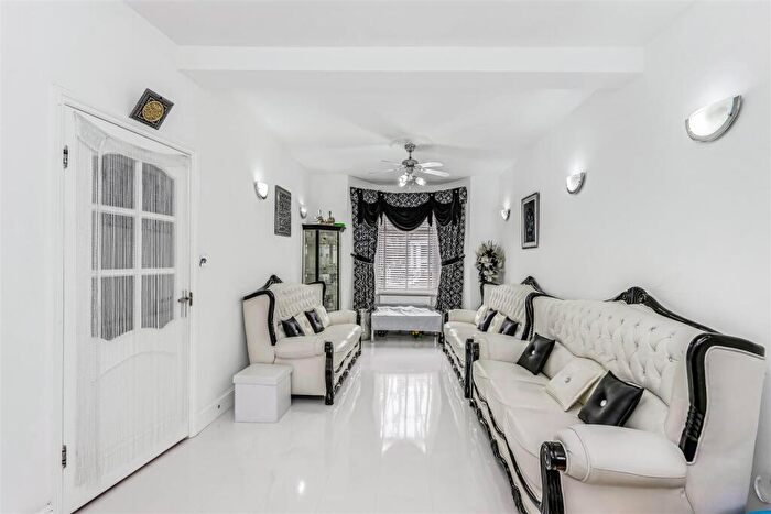 5 Bedroom House For Sale In Walpole Road, Walthamstow, E17