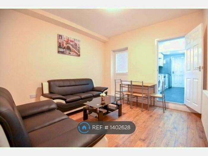 4 Bedroom Terraced House To Rent In Carmelite Road, Coventry, CV1