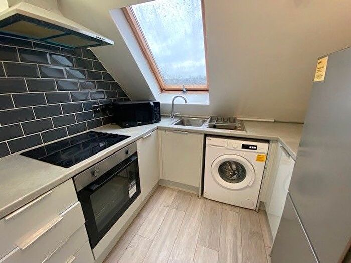 1 Bedroom Flat To Rent In City Road, Cardiff, CF24