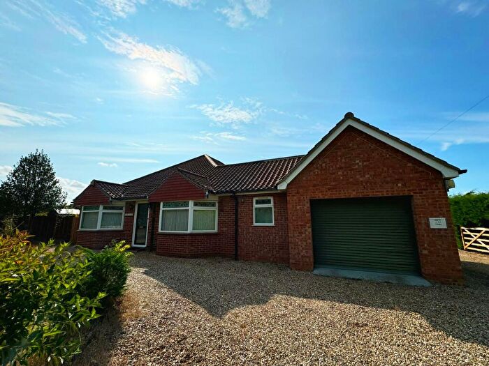 5 Bedroom Bungalow For Sale In Elmham Road, Beetley, NR20