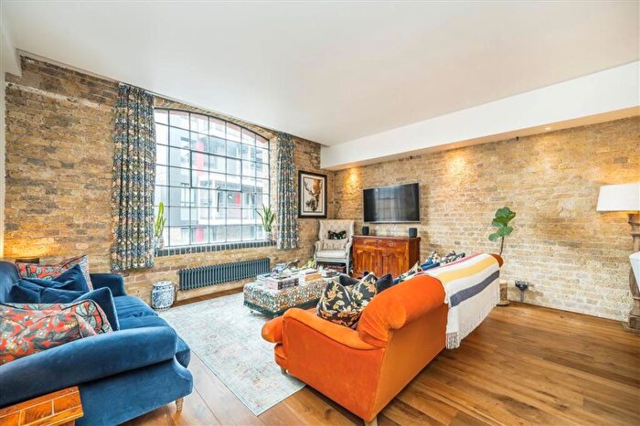 1 Bedroom Flat For Sale In Gowers Walk, Aldgate, E1