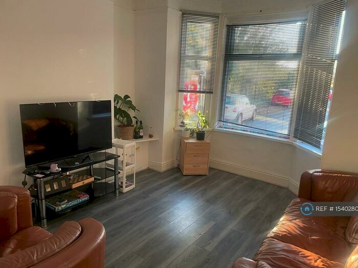 4 Bedroom Terraced House To Rent In Balmoral Road, Manchester, M14