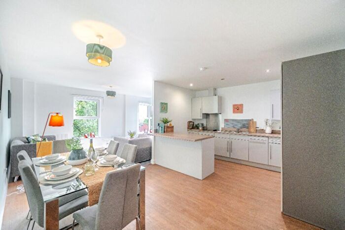 3 Bedroom Apartment To Rent In St. Johns Road, Leeds, West Yorkshire, LS3