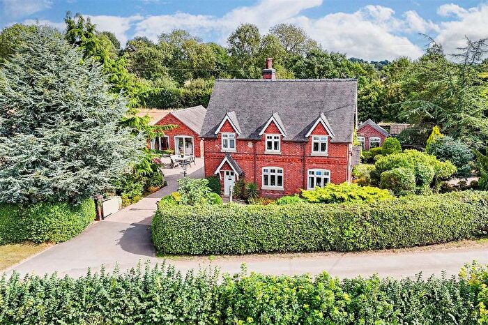 6 Bedroom Detached House For Sale In Watnall, Nottingham, NG16