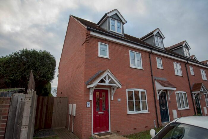 3 Bedroom Semi-Detached House To Rent In Kensington Gardens, Carlton, Nottingham, NG4