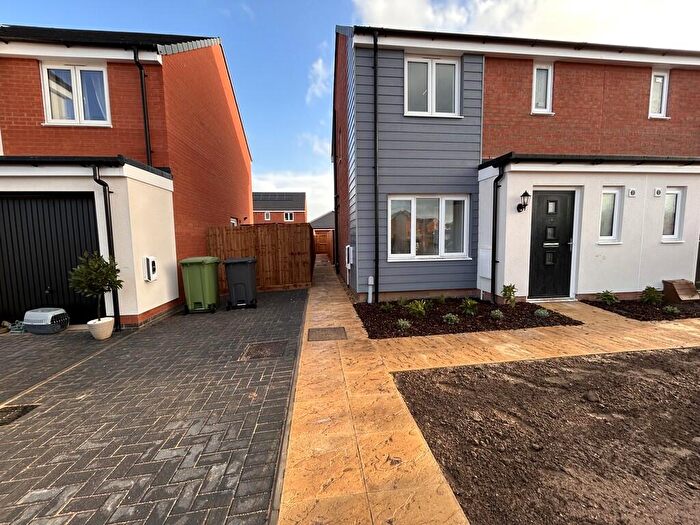 3 Bedroom End Of Terrace House To Rent In Ketts Meadow, Heathersett, NR9