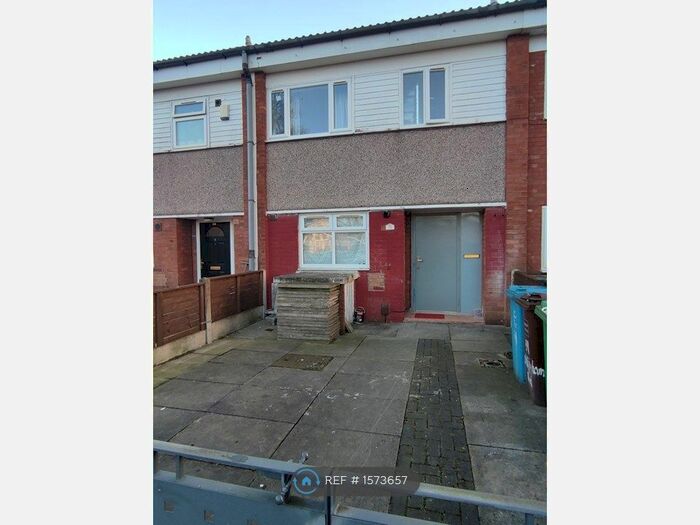 3 Bedroom Terraced House To Rent In Chippenham Road, Manchester, M4