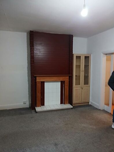 2 Bedroom Flat To Rent In Hale Lane, London, NW7