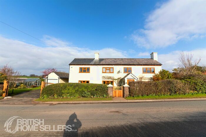 4 Bedroom Detached House For Sale In Moseley Road, Hallow, Worcester, Worcestershire, WR2