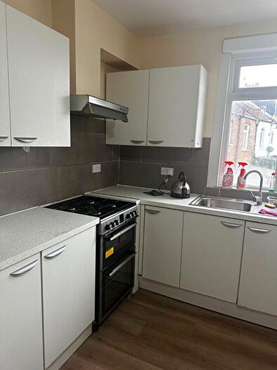 3 Bedroom Flat To Rent In A Northolt Road, Harrow, HA2