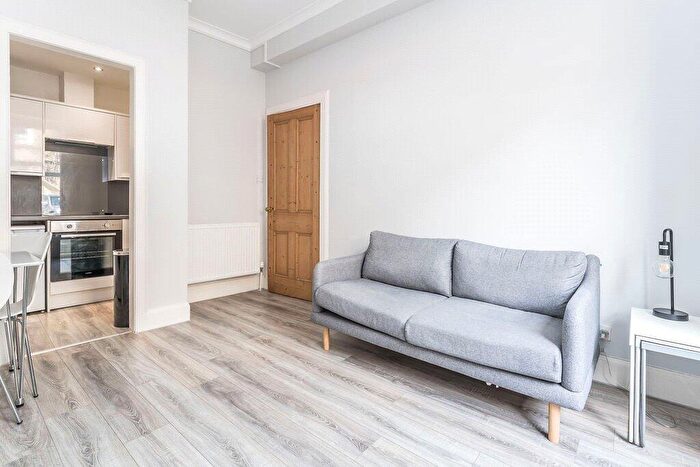 1 Bedroom Flat To Rent In Wardlaw Street, Edinburgh, EH11
