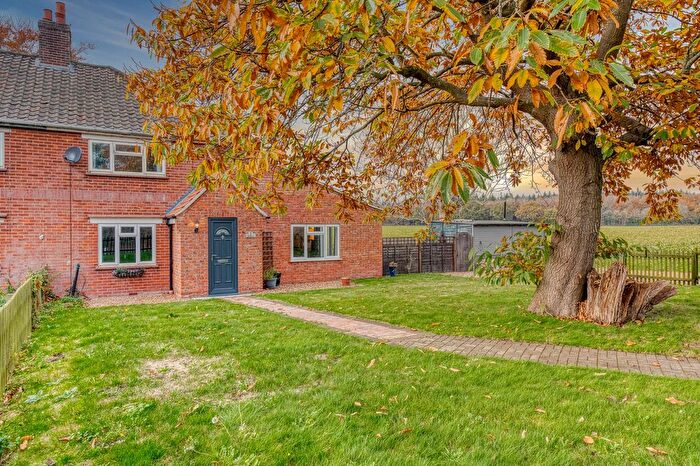 3 Bedroom Semi Detached House For Sale In Old Hall Road, Witton, NR28