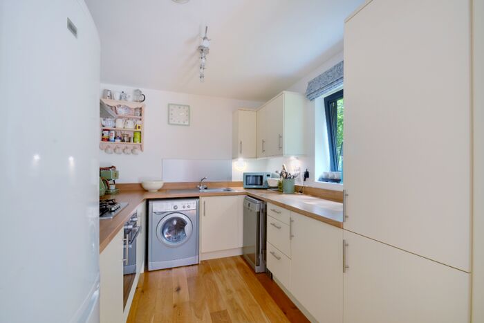 2 Bedroom Flat For Sale In Chiltonian Mews, London, SE13