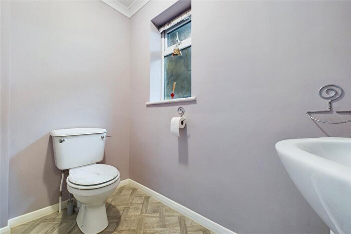 5 Bedroom Detached House For Sale In Fairwater Drive, Woodley, Reading, Berkshire, RG5