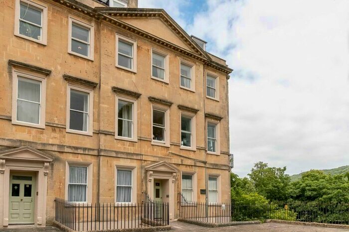 2 Bedroom Apartment To Rent In South Parade, BA2