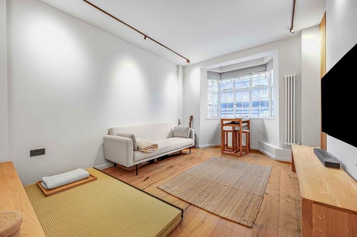 Studio To Rent In Woburn Place, London, WC1H