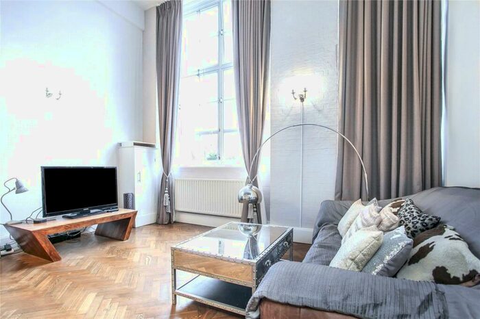 2 Bedroom Apartment To Rent In Gervase Street, London, Uk, SE15