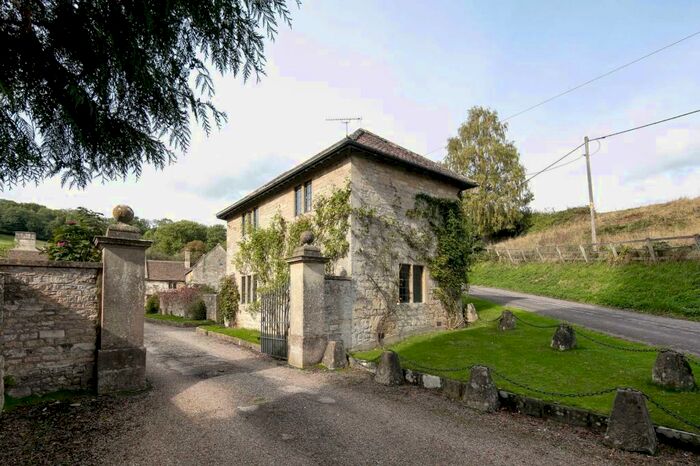 2 Bedroom House To Rent In Alcombe, Box, SN13