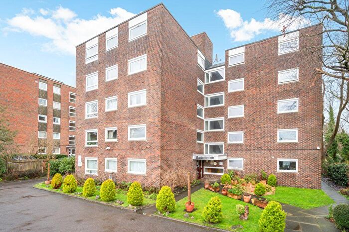 2 Bedroom Flat To Rent In Galsworthy Road, Kingston Upon Thames, KT2