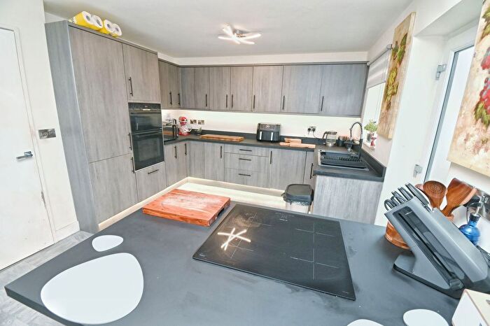 5 Bedroom Town House For Sale In Spring Gardens, Longcar Lane, Barnsley, S70