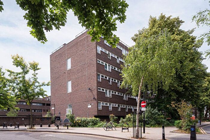 2 Bedroom Flat To Rent In Brenthouse Road, Hackney, London, E9