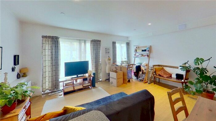 2 Bedroom Apartment To Rent In Furley Road, London, SE15