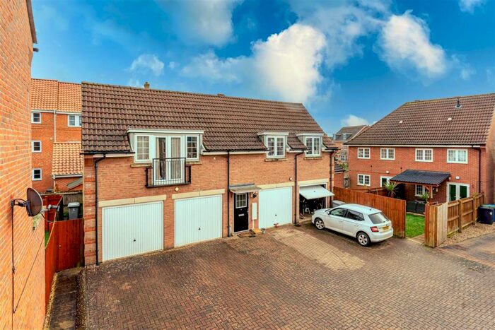 2 Bedroom Apartment To Rent In Honeysuckle Road, Desborough, Kettering, NN14