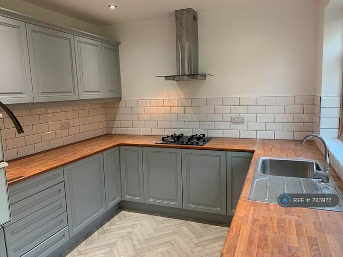 3 Bedroom Semi-Detached House To Rent In Peaketon Avenue, Ilford, IG4