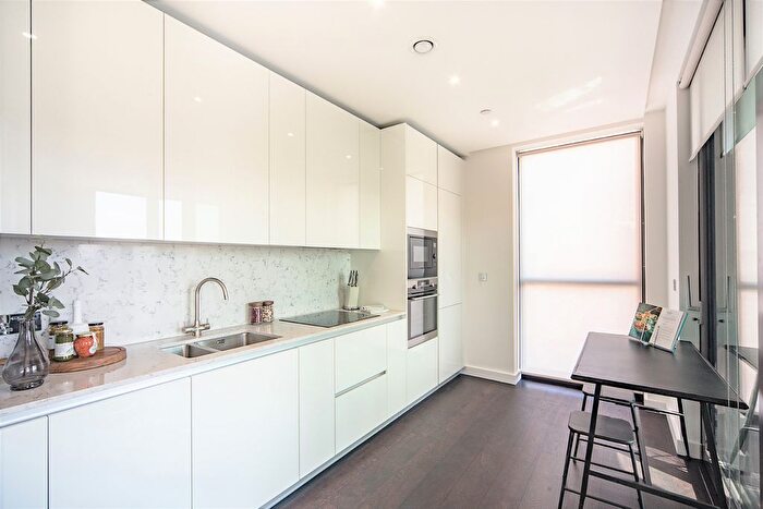 2 Bedroom Flat To Rent In Charles Clowes Walk, Nine Elms, SW11