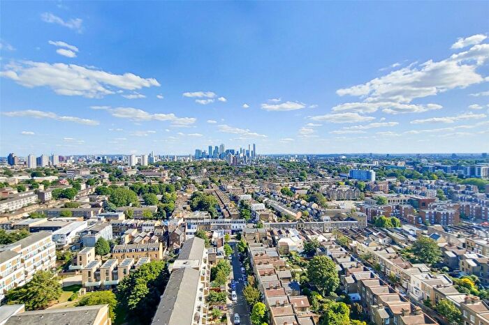 2 Bedroom Flat For Sale In Daling Way, London, E3
