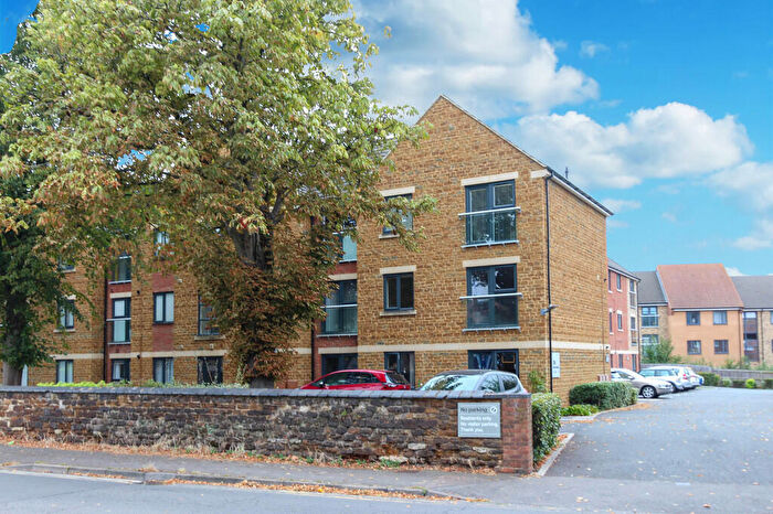 1 Bedroom Apartment For Sale In Broad Green, Wellingborough, NN8