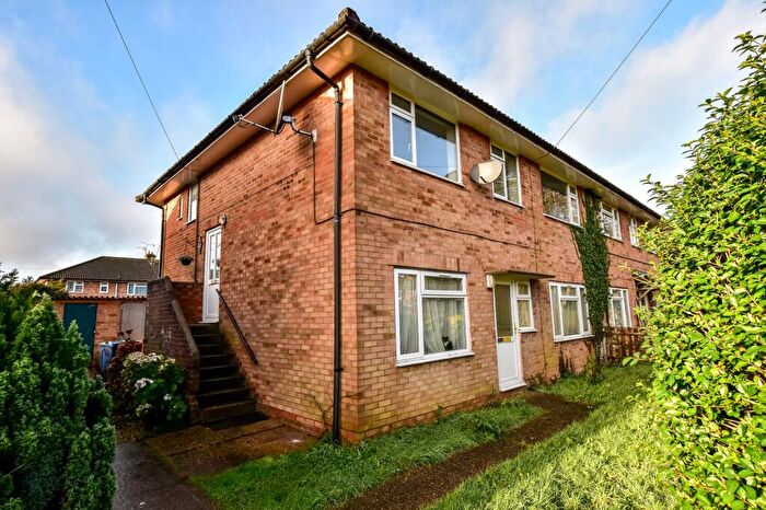 2 Bedroom Flat To Rent In Hollybush Road, Chesham, HP5