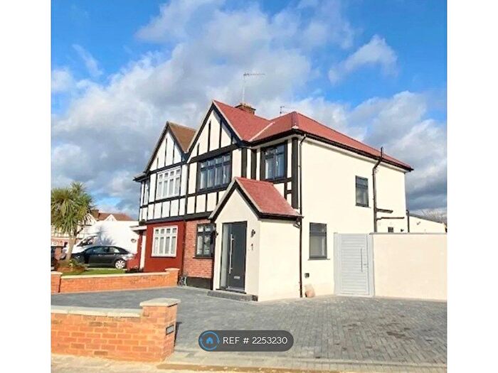 4 Bedroom Semi-Detached House To Rent In Melcombe Gardens, Harrow, HA3