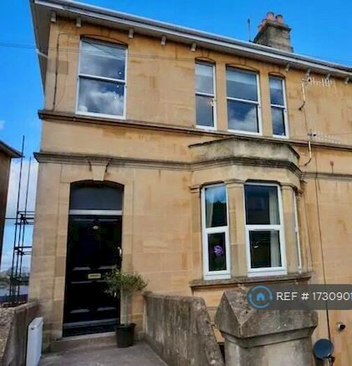 2 Bedroom Flat To Rent In Lower Oldfield Park, Bath, BA2
