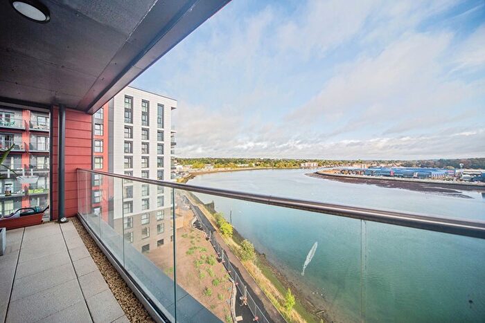 2 Bedroom Flat For Sale In Meridian Way, Southampton, Hampshire, SO14