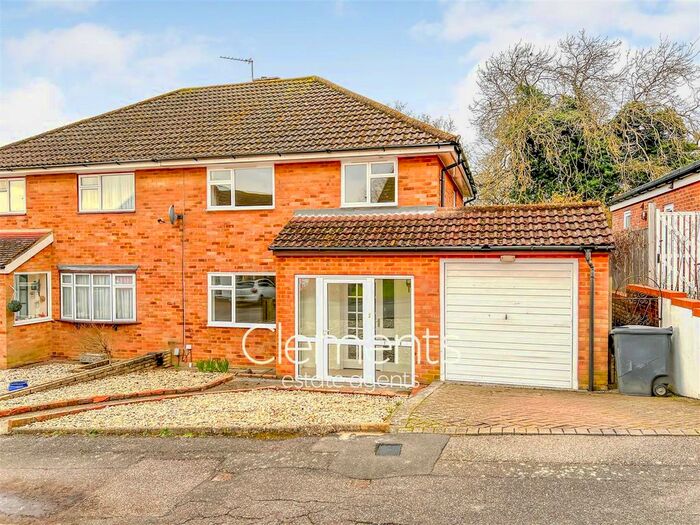 3 Bedroom Semi-Detached House To Rent In Ridge Lea, Hemel Hempstead, HP1