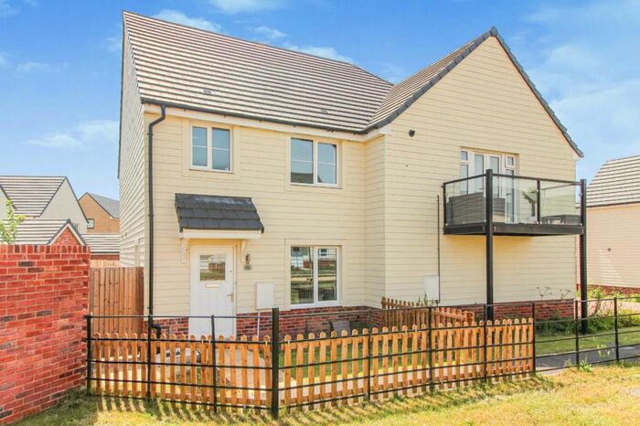 3 Bedroom Semi-Detached House To Rent In Cashmere Drive, Andover, SP11