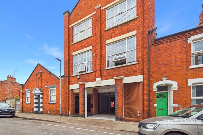 1 Bedroom Flat For Sale In Roe Road, Northampton, Northamptonshire, NN1