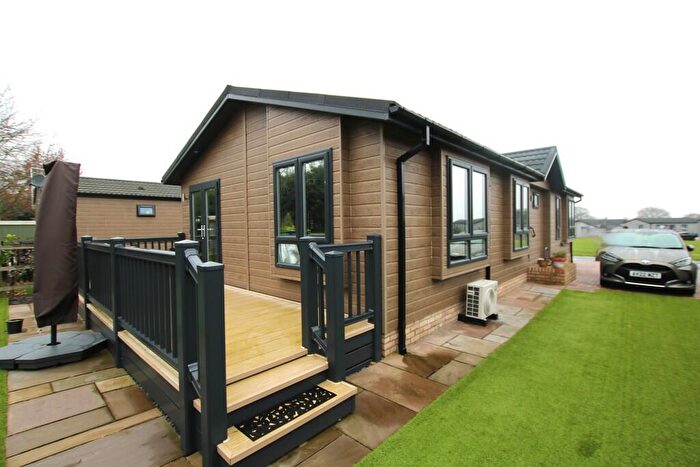 2 Bedroom Detached Bungalow For Sale In Bucklesham Park Holiday Village, IP10