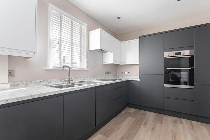 2 Bedroom Apartment To Rent In To High Street, Cheltenham, GL50