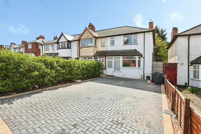 3 Bedroom Semi Detached House For Sale In Burney Lane, Birmingham, B8