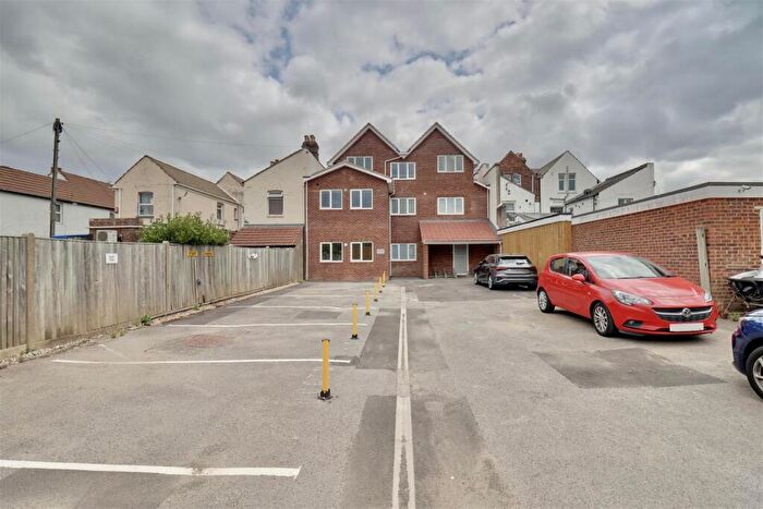 2 Bedroom Flat To Rent In Brockhurst Road, Gosport, PO12